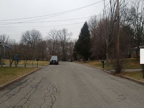 5th image of 1 Little Brook Ct