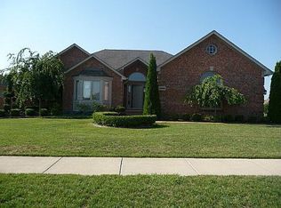 19926 Townsend Dr, Macomb, MI 48044