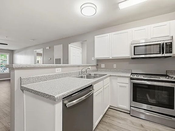 5th image of 1801 Trailwood Heights Ln Unit 104