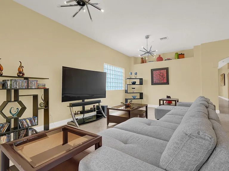 18453 Old Princeton Ln — Photo 9