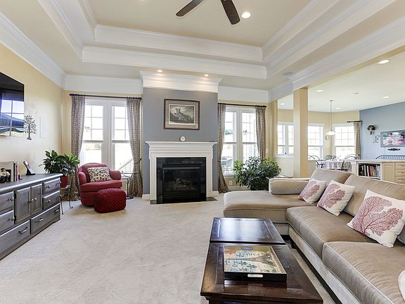 10 foot ceilings main level