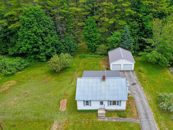 10 Clifford Court, Paris, ME 04281