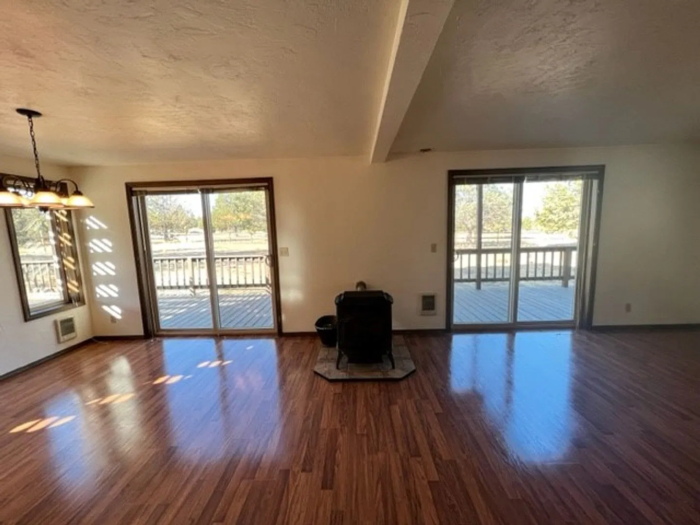 Your Dream Retreat on 5 Acres: Mountain Views and Serenity in Powell Butte! — Photo 3