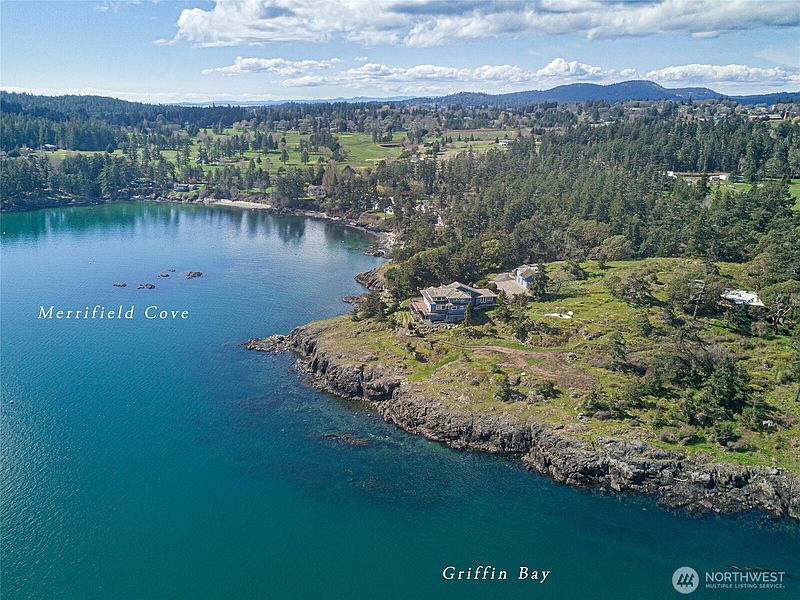 3rd image of 571 Golf Course Road
