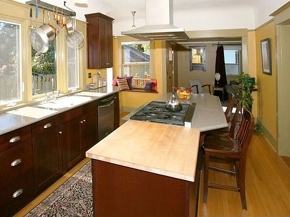 Gourmet Kitchen