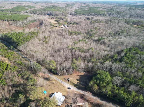 2484 Hoggle Ridge Rd, Haleyville, AL 35565