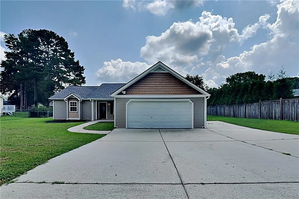 3 bed, 2.0 bath, 1551 sqft, $1,800 — Photo 1