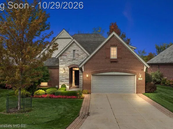 2580 Stoneykirk Ct, Rochester, MI 48306