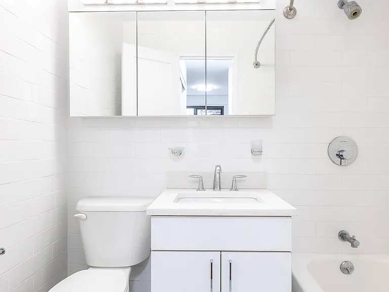 405 E 56th St #3D — Photo 8