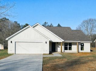 105 Summit Dr, Carriere, MS 39426