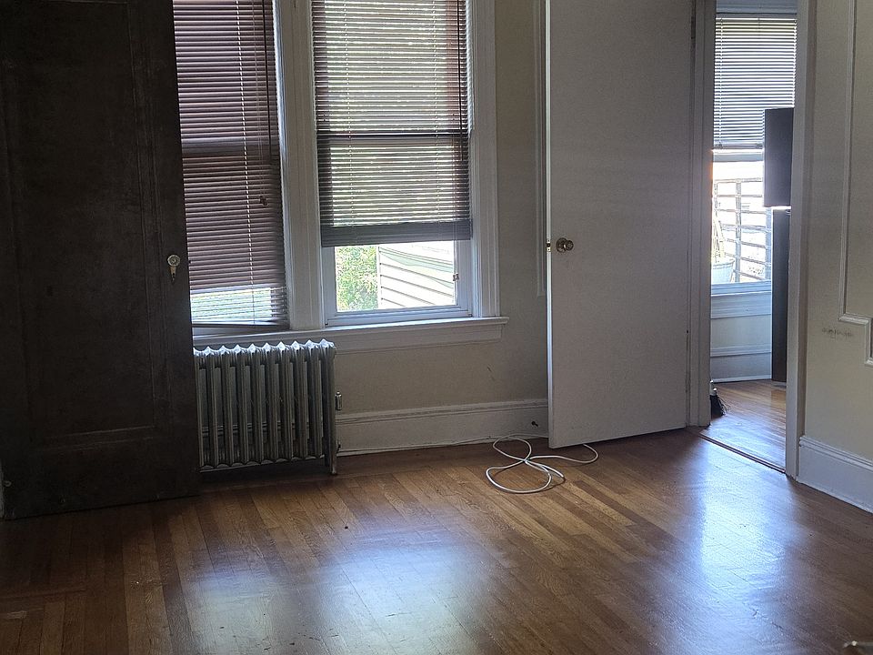 Bed room