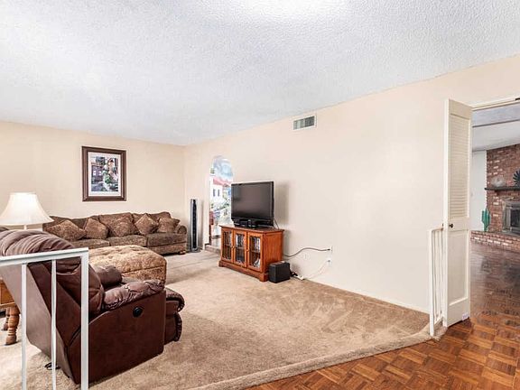 4th image of 4450 N 62nd Cir