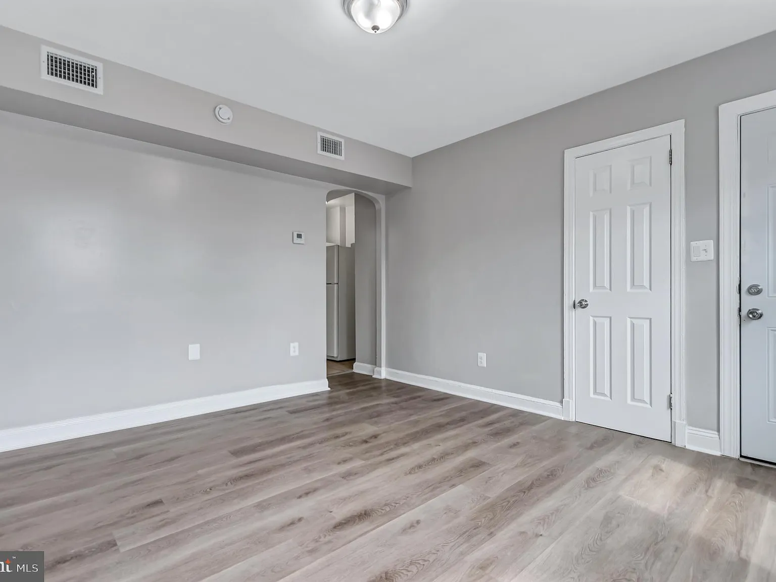 2 bed, 1.0 bath, 750 sqft, $2,800 — Photo 2