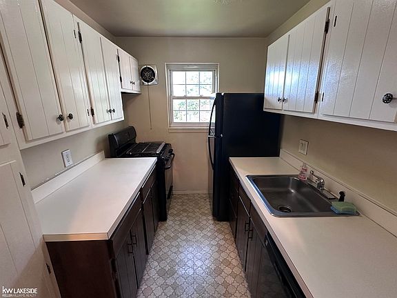 4th image of 22995 Gary Ln