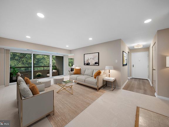 5th image of 11305 Commonwealth Dr APT 302