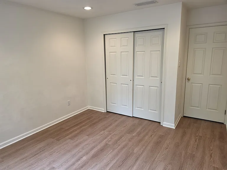 303 Harvest Ln — Photo 17