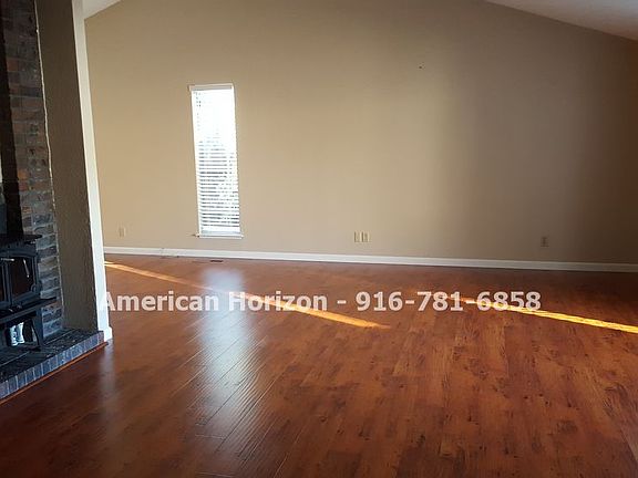 5th image of 1014 Woodglen Dr