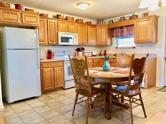 5th image of 268 Banyan Blvd