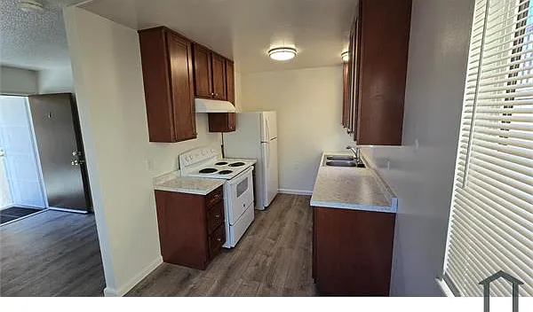 2 bed, 724 sqft, $2,275 — Photo 3