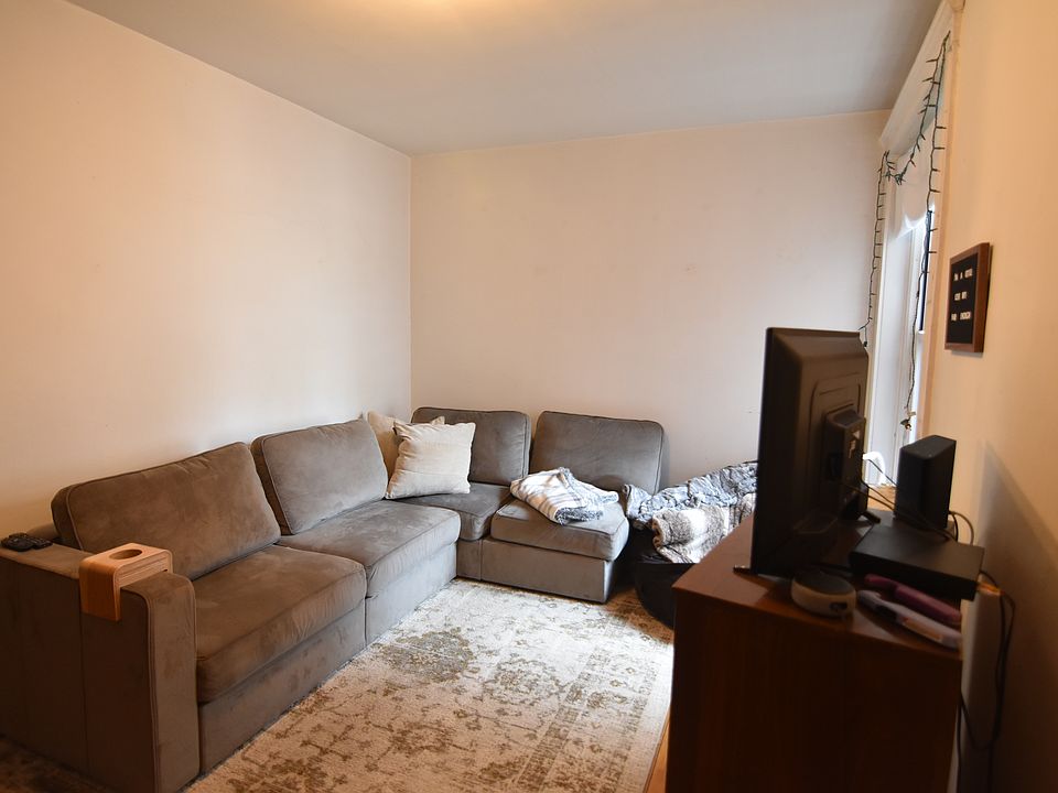 1st image of 37 Dwight St APT 4