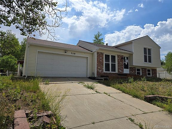 2nd image of 725 Exmoor Road
