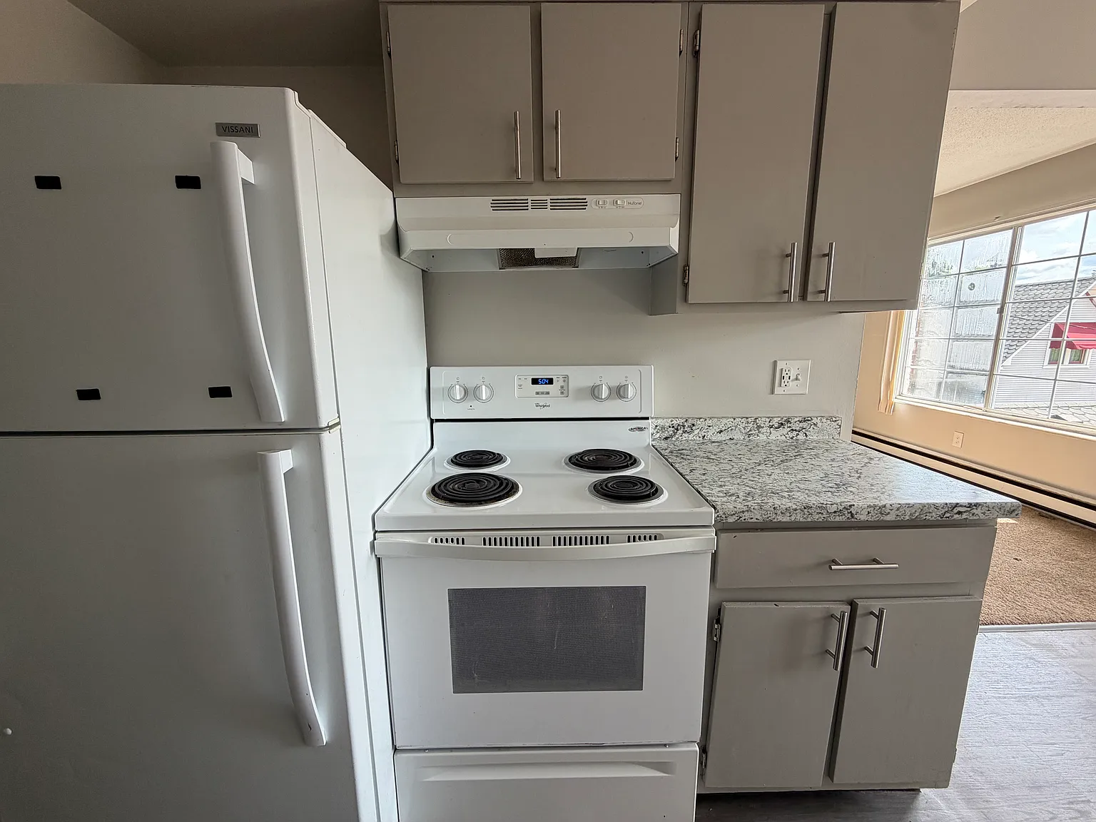 2 bed, 1.5 bath, 850 sqft, $1,000 — Photo 2