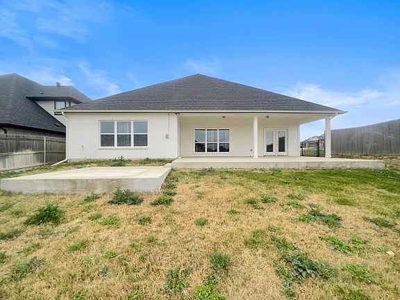 4th image of 2664 Streamside Dr