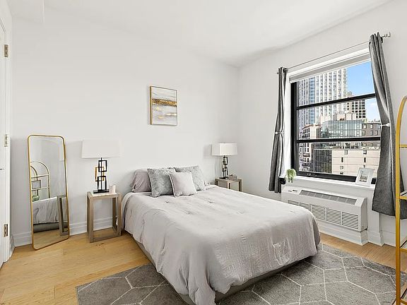 4th image of 13-33 Jackson Ave #6E