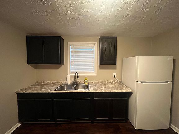2nd image of 2209 Lilly St