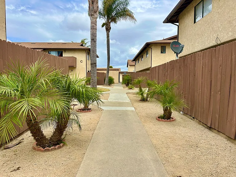 Western Gardens — Photo 18