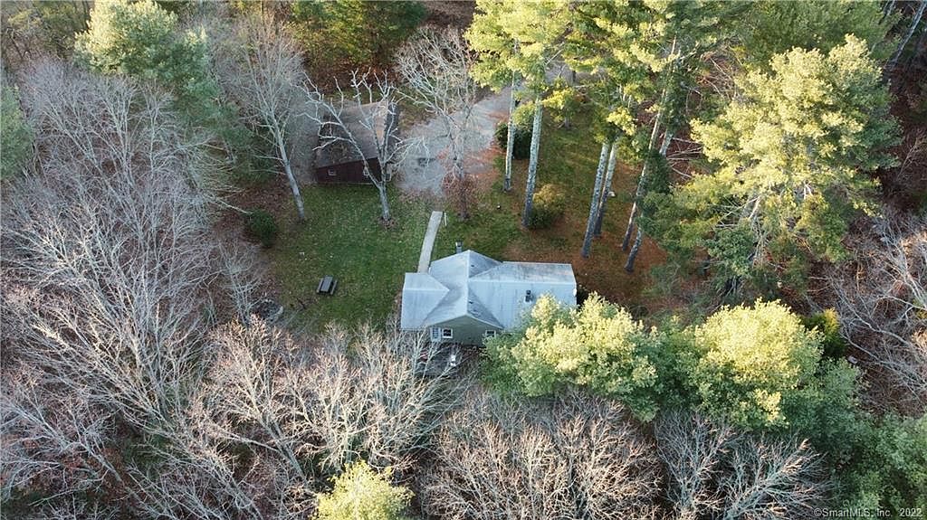 230 Lake St, Moosup, CT 06354 Zillow