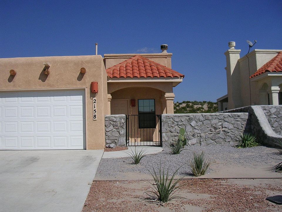 Front of patio home