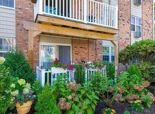 31 Bullocks Point Ave APT 2A, Riverside, RI 02915