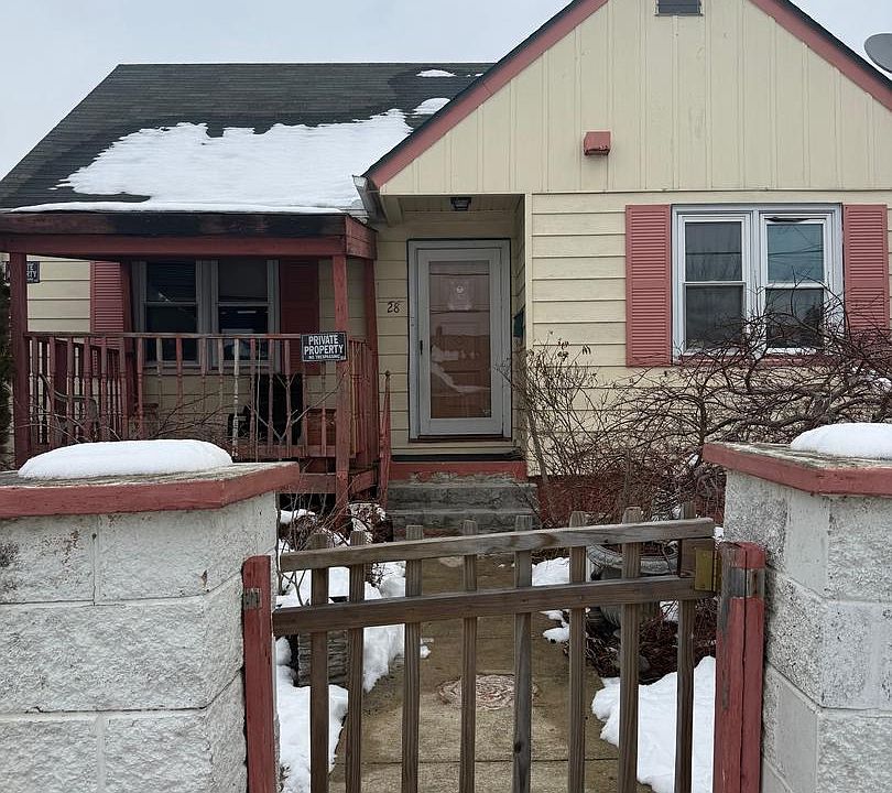 1st image of 28 W Almond St