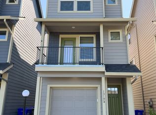 13198 NE Glisan St, Portland, OR 97230