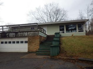 1102 W Hillside Dr, New Castle, IN 47362