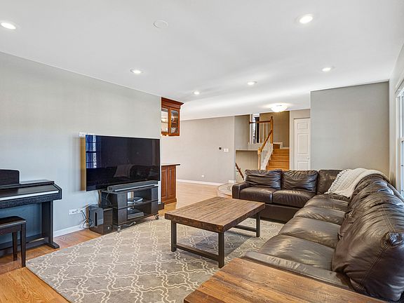 5th image of 1715 Park Dr
