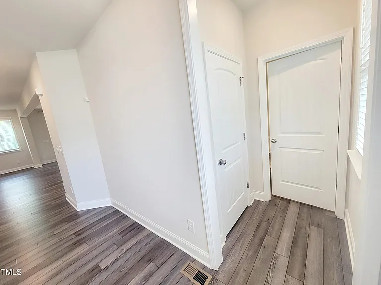 121 Scoville Rd — Photo 4