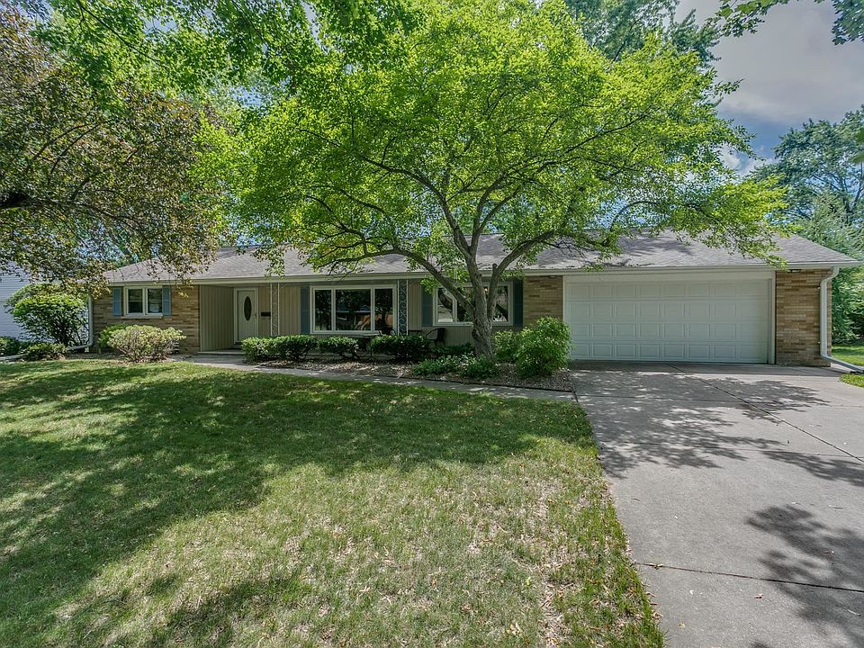 1st image of 160 Hilltop Dr