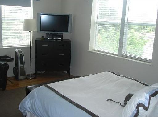 4th image of 1521 Lenox Ave APT 309