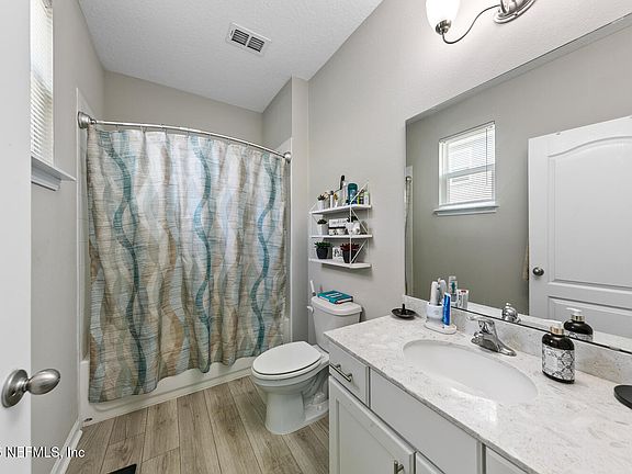 5th image of 15839 WHITEBARK Drive