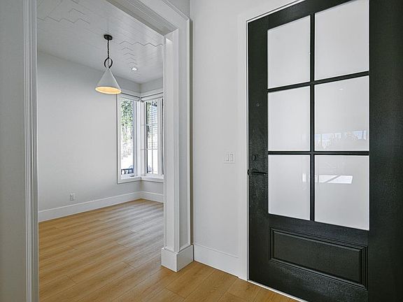 2nd image of 33950 Parr Ave