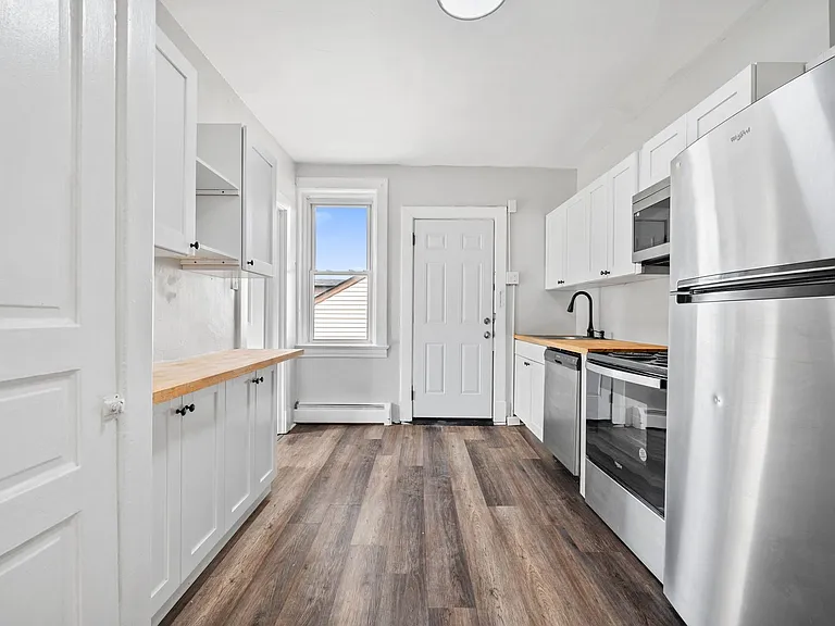1821-1823 Niggel Street — Photo 15