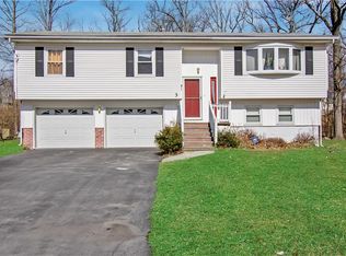 3 Paula Ln, Middletown, NY 10940