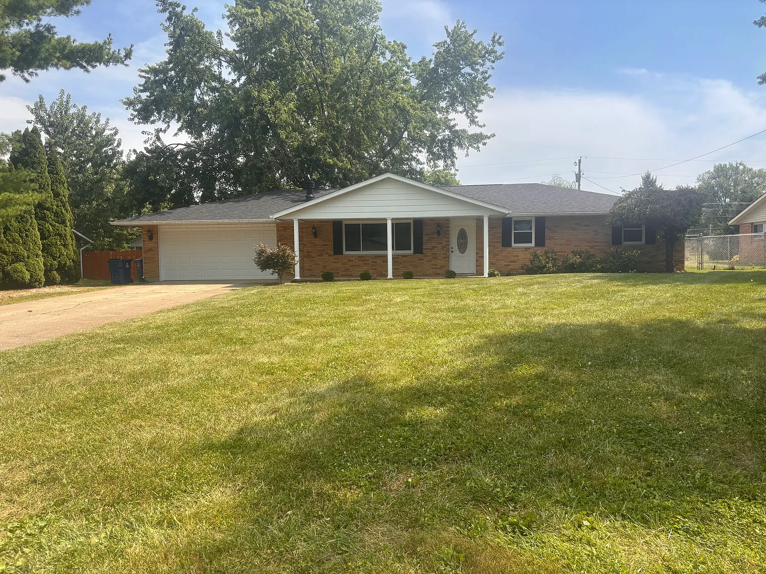 3 bed, 1350 sqft, $2,000 — Photo 1