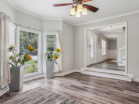 3rd image of 4999 Bridgeport Way
