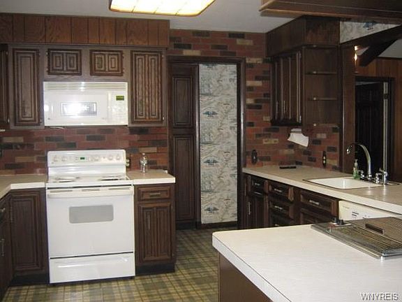 3rd image of 12 Eagle Heights Dr
