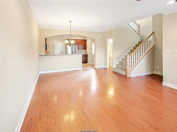 2nd image of 1439 Buena Vis