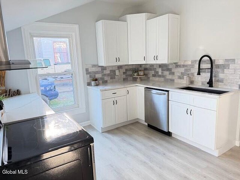 4th image of 29 Hudson Street