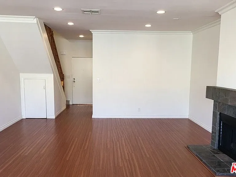 828 N Hudson Ave #207 — Photo 9